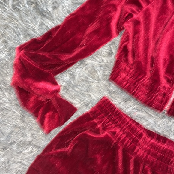 Red maroon velvet track suit shorts set size medium NeW in package - Picture 5 of 12